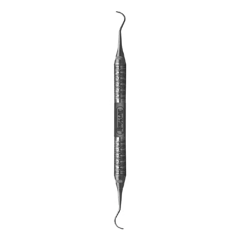 La CURETA MC-CALL 17/18S6 SATIN STEEL es un instrumento periodontal met&aacute;lico con puntas curvas en ambos extremos, ideal para eliminar c&aacute;lculos dentales y realizar ex&aacute;menes bucales.